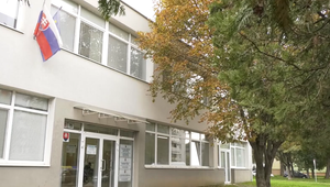 Klientske centrum vo Veľkých Kapušanoch má skončiť, mesto rozhodnutie odmieta