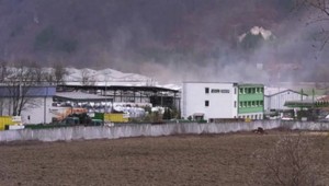 V Slovenskej Ľupči horela výrobná hala, štyria ľudia sa zranili