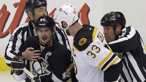 Plačko Crosby sa sťažuje na Cháru, médiám je na posmech