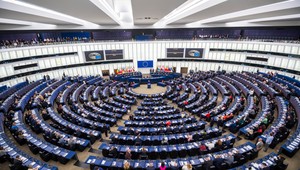 Poslanci EP sa rozdelia podľa politickej príslušnosti, nie národnosti