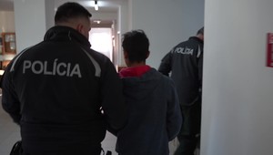 Piatak sa vyhrážal učiteľke, že ju zabije: Sudca za pár minút rozhodol