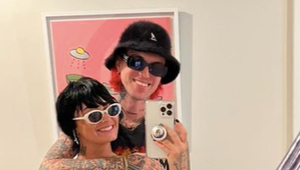 Po pekelných rokoch konečne šťastná! Speváčka už nie je nebinárna, je ZAMILOVANÁ!