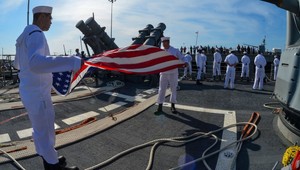 Agent za prostitútky a dovolenky pristúpil na korupciu v námorníctve