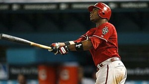 Na bejzbale fandia aj psy v klubových farbách