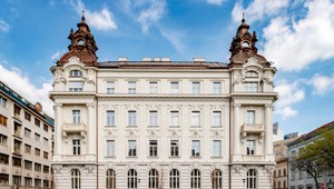 Národná kultúrna pamiatka, budova Obchodnej a priemyselnej komory zo začiatku 20. storočia v centre Bratislavy, je po piatich rokoch definitívne zrekonštruovaná