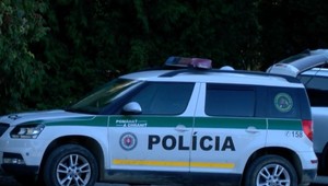 Opitý vodič zrazil dve ženy na poľnej ceste, nemal vodičské oprávnenie