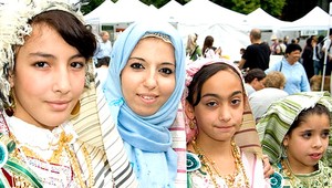 Desatinu Európanov budú do roku 2050 tvoriť moslimovia, tvrdia Američania