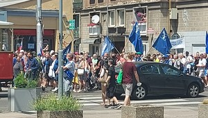 Rozvášnený dav protestoval proti rozvratu sociálneho štátu, odzneli výkriky „preč s Matovičom"