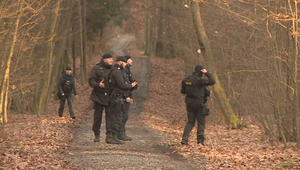 Nález mŕtveho muža v lese. Polícia zadržala 36-ročného podozrivého