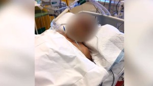 Muž sa ráno vybral do práce. Poobede ho našli v aute s prasknutou lebkou