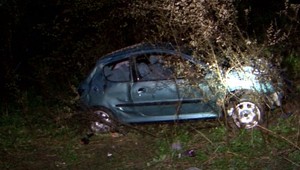 Žena (36) nezvládla riadenie, s autom skončila na dne rokliny