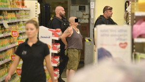 Útočníčku, ktorá dobodala ženu v Prahe, pustili v ten deň z psychiatrie