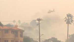 Silný vietor rozširuje oheň rekordne rýchlo. Úrady hlásia prvé obete