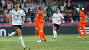 ME 2012: Gómez odstrelil Holandsko, vicemajster sveta stále bez bodu