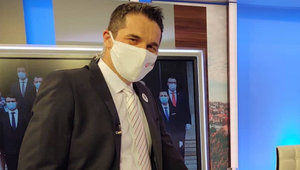 Ján Mečiar překvapil radikálně změněným image: Podívejte na hustou bradu skrytou pod rouškem!