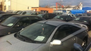 V Malackách vykradli autobazár: zmizli tri autá