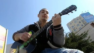 Filip (22) je bezdomovec s X Factorom v hrdle