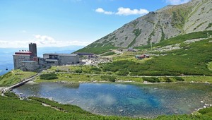 Kúsok neba vo výške 1800 metrov. Kaplnka na Skalnatom plese oslavuje jubileum