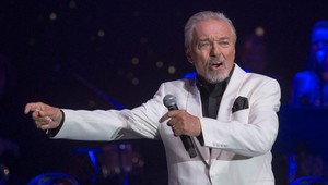 Karel Gott dnes oslavuje narodeniny, odišiel s rodinou do zahraničia