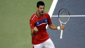 Djokovič zabezpečil Srbom postup do finále