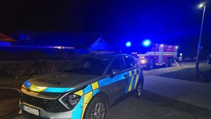 Tragický požiar v Močenku. Po jeho uhasení našli v karavane telo muža