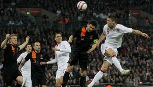 Prestrelka vo Wembley pre Holandsko, Messi s hetrikom