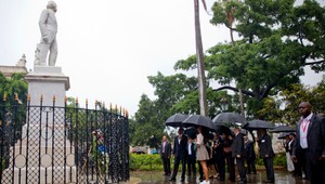 Barack Obama pristál na Kube, navštívil historickú Havanu