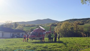 Nehoda v Betliari: Žena na elektrickej motorke skončila po náraze do kameňa v nemocnici