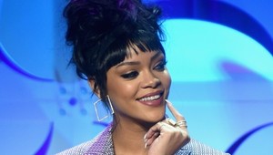 Toto má byť ospravedlnenie? Rihanna sa vyjadrila k videu, na ktorom šnupe kokaín