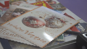 V Humennom sa na poštárku tešia ako na sviatok. Pre seniorky majú vianočné pohľadnice výnimočné čaro