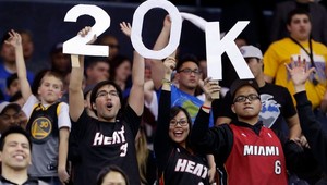 James (29) najmladším hráčom v dejinách NBA s 20 000 bodmi