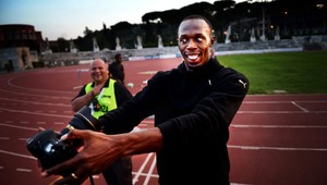Usain Bolt sa zahral na fotografa. Toto nafotil v cieli!
