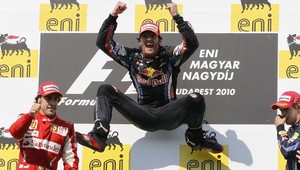 Webber sa v Maďarsku vyšplhal na čelo F1