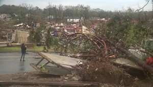 USA: Ničivé tornáda si vyžiadali najmenej 18 obetí