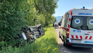 Vodič s niekoľkými promile bol v čelnej zrážke s iným autom
