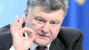 Buď Ukrajina zamieri do EÚ, alebo bude s Ruskom, polemizuje Porošenko