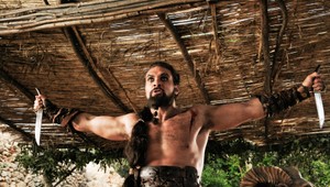 Hollywoodsky sexidol dal tvorcovi Hry o tróny takú ranu, že ho museli hospitalizovať