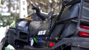 Lyžiarov ohrozoval snežný skúter bez vodiča