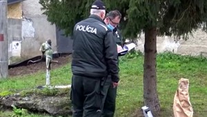 Záhadná smrť na chate: Partia popíjala z nádoby s neznámou tekutinou, 2 muži boli do rána mŕtvi