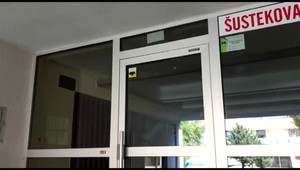 Sudca rozhodol o väzbe pre muža (36), ktorý mal v bratislavskom byte týrať svoju partnerku