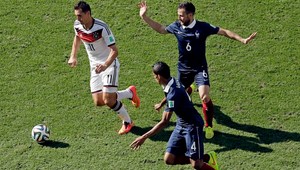 Nemci štvrtýkrát po sebe do semifinále. Francúzi končia