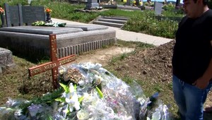 Úrady vyšetrujú smrť mesačného bábätka. Rodičia vinia detskú lekárku