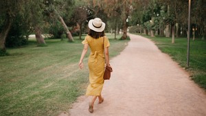 Nemáte odvahu nosiť v horúcich dňoch šaty? TIETO svedčia každému typu postavy