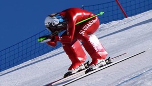 Patrí medzi svetovú elitu v lyžovaní. Dosahuje rýchlosti, za ktoré na cestách rozdávajú pokuty