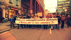 Protest sa vymkol spod kontroly, zasahovali ťažkoodenci