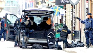 Šialenec s bombou hrozil atentátom. Evakuovali časť mesta