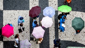 Slnko sa hrá na skrývačku. Víkend má byť teplý a oblačný