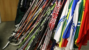 V ruskej KHL prebiehajú zdravotné kontroly hráčov, výsledky sú nepríjemné