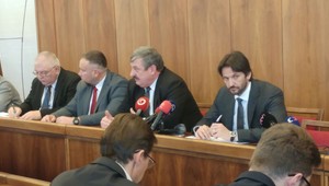 Vraždou Jána Kuciaka sa zaoberajú výbory, na brannobezpečnostný prišiel Kaliňák