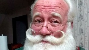 Chorý chlapec chcel vidieť Santu, zomrel mu v náručí